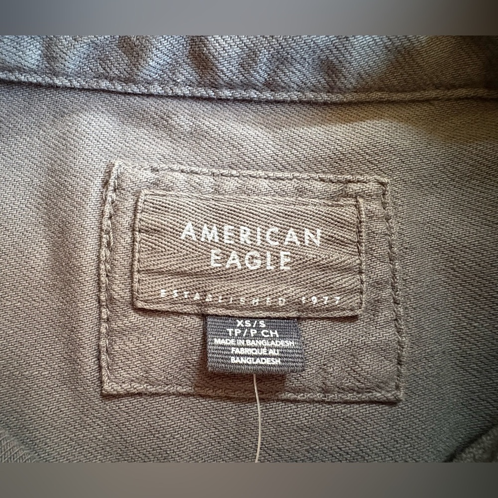 American Eagle Outfitters Charcoal Utility Cropped Jacket Shirt NWT Size XS/S - Picture 8 of 8